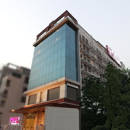 Regenta Central Noida, Sector 49 Exterior foto