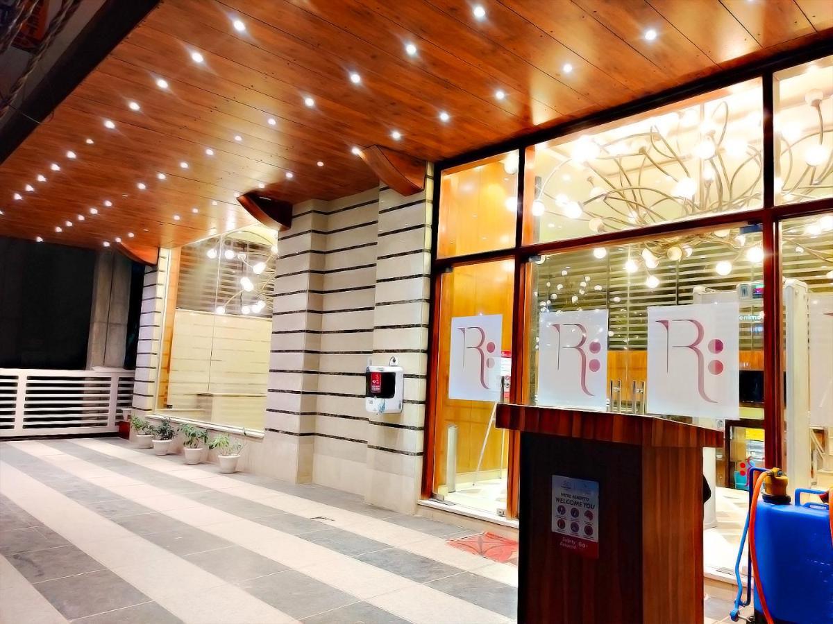 Regenta Central Noida, Sector 49 Exterior foto