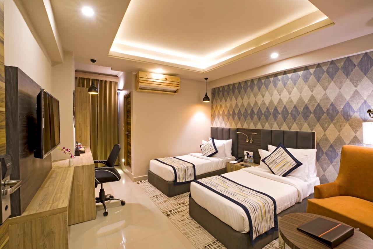 Regenta Central Noida, Sector 49 Exterior foto