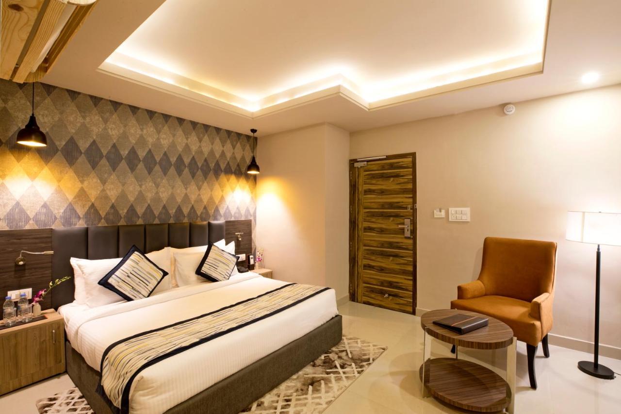 Regenta Central Noida, Sector 49 Exterior foto